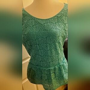 Ann Taylor womans lace  lined top